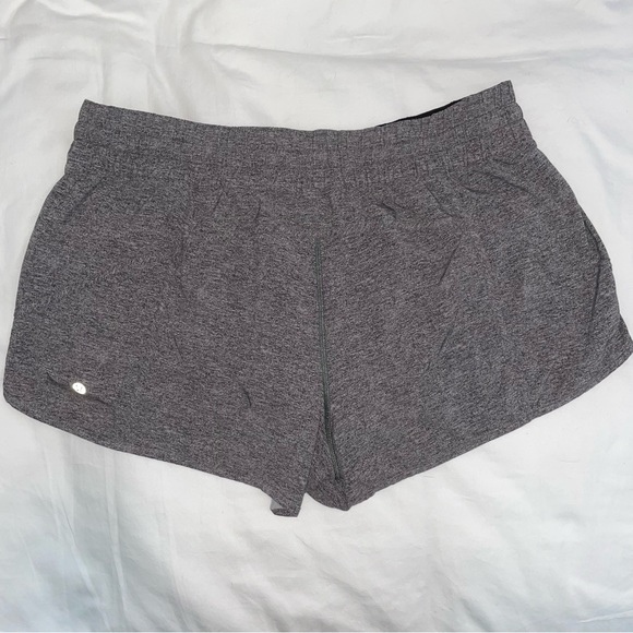 Lululemon Tracker Short 4" Low-Rise Lined Short - Heather Lux Multi Black - 16 - Picture 4 of 12